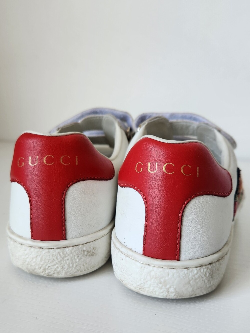 GUCCI Kids Sneakers with Tiger Patch - Picture 5 of 8